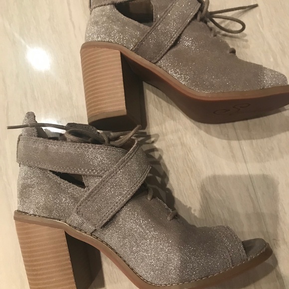 Seychelles size 7 strappy sandal - Picture 5 of 16